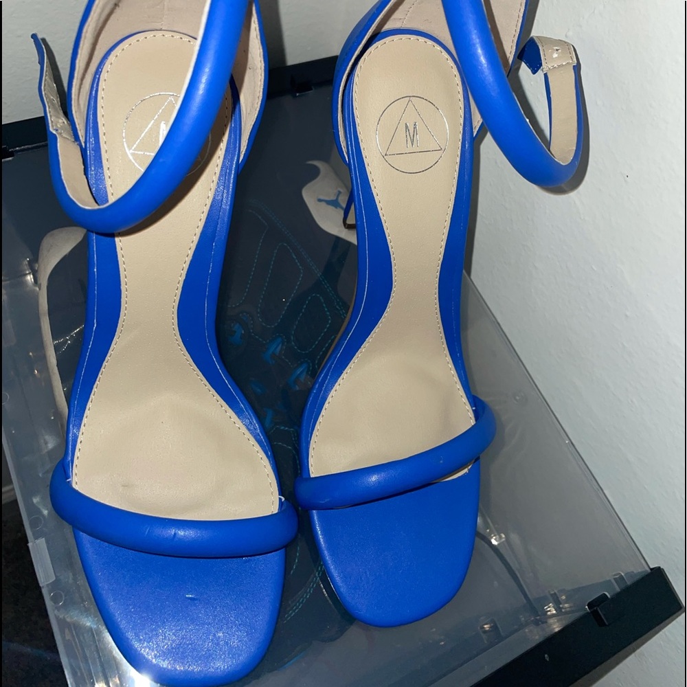 New w/o tags MissGuided royal blue strap sandals